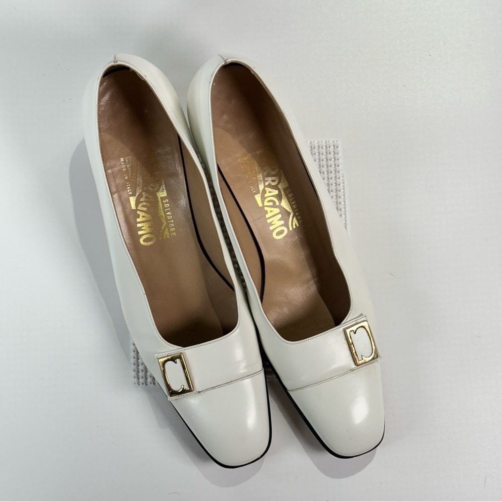 Salvatore Ferragamo White Pumps Classic Square Toe 9 AAA - Picture 5 of 11